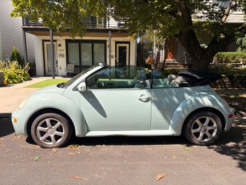 Used 2005 Volkswagen Beetle GLS FWD image 1