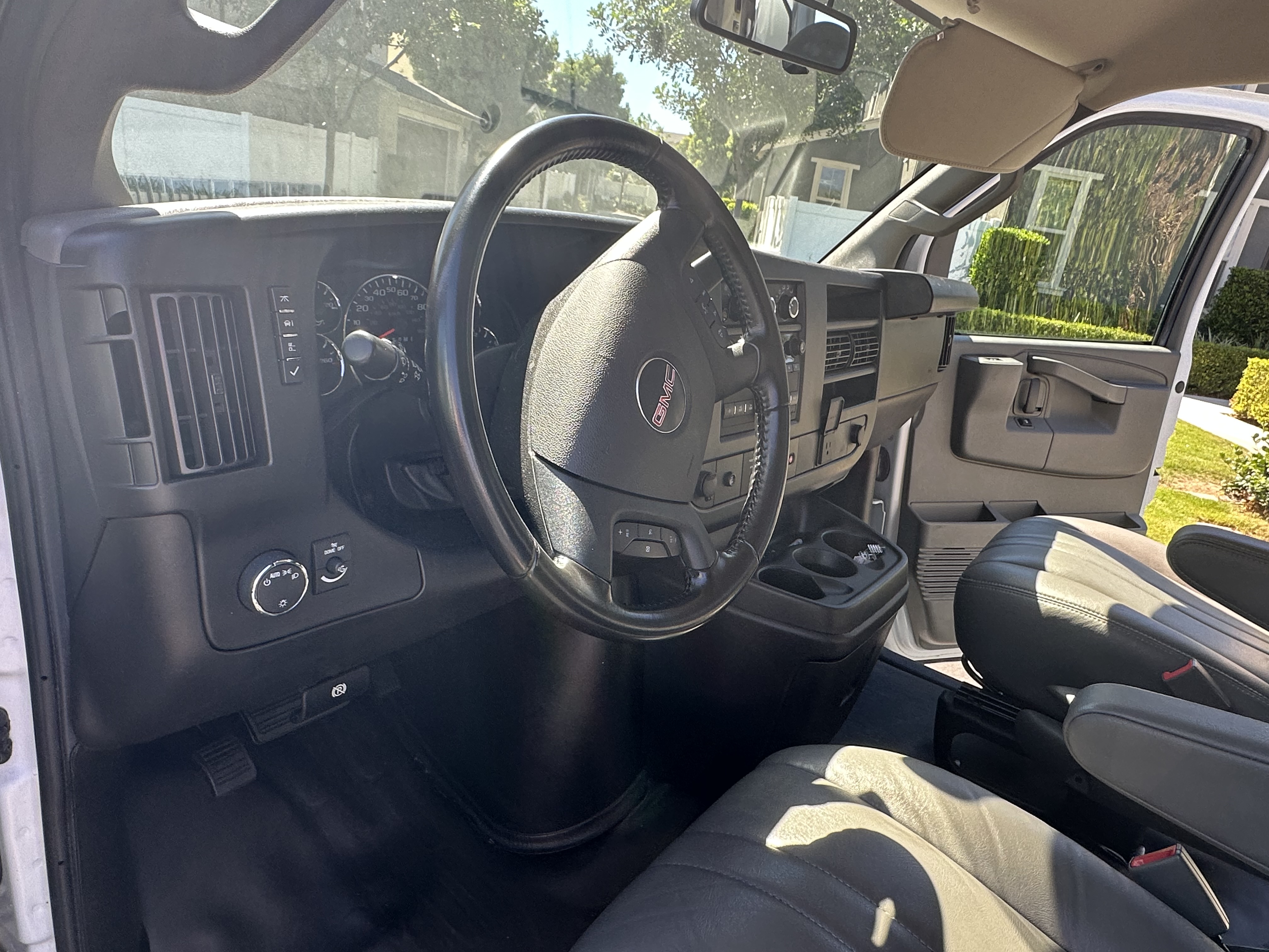 Used 2023 GMC Savana 2500 Extended w/ Driver Convenience Package RWD image 11