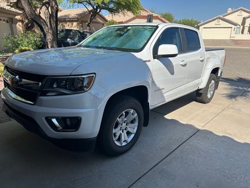 Used 2016 Chevrolet Colorado LT w/ LT Convenience Package RWD image 2