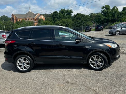 Used 2015 Ford Escape Titanium image 2