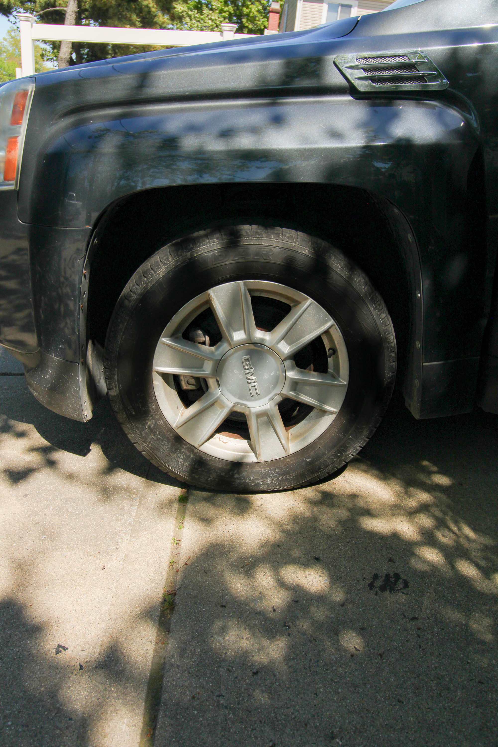 Used 2010 GMC Terrain SLE AWD/4WD image 5
