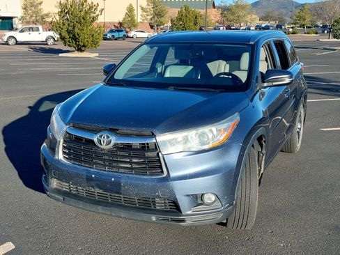 Used 2016 Toyota Highlander XLE image 2