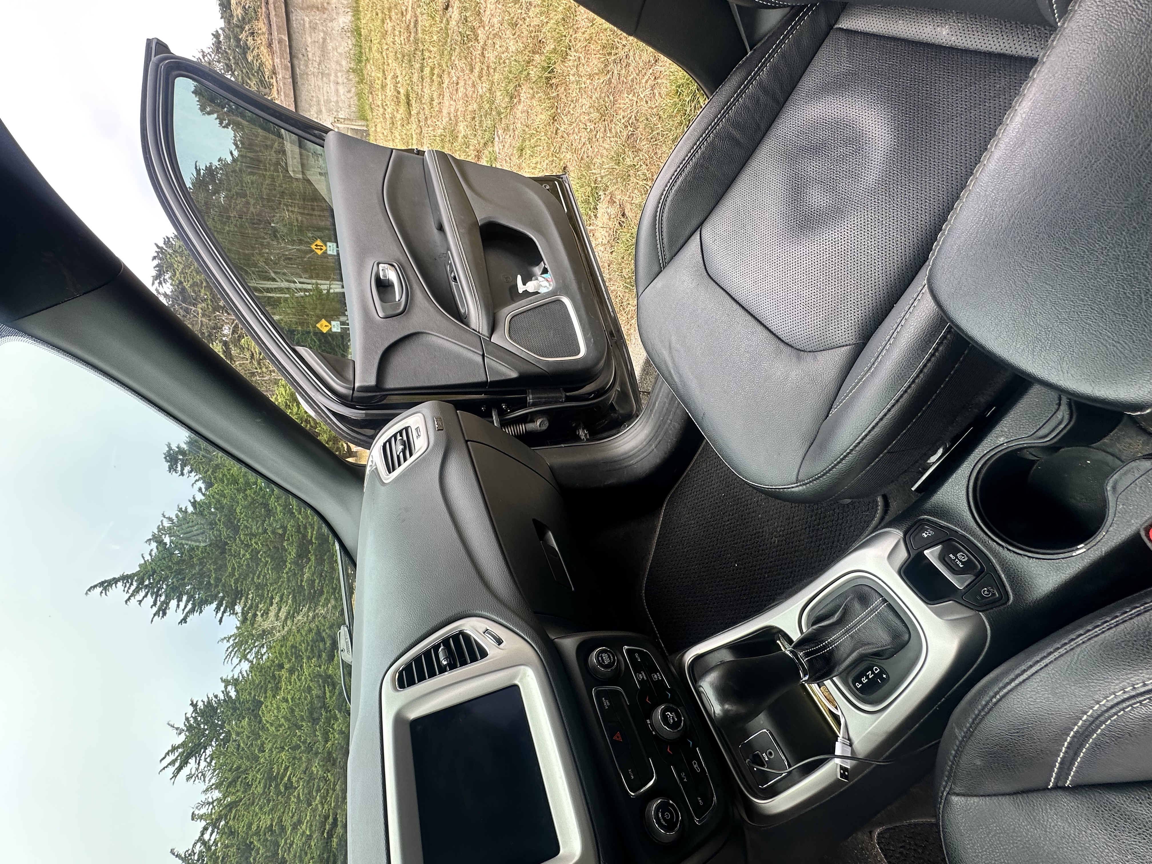 Used 2021 Jeep Compass Latitude FWD image 13