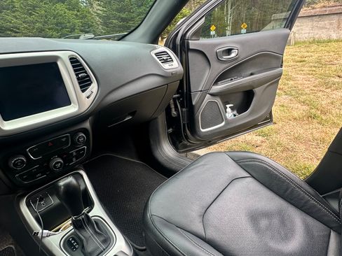 Used 2021 Jeep Compass Latitude FWD image 13