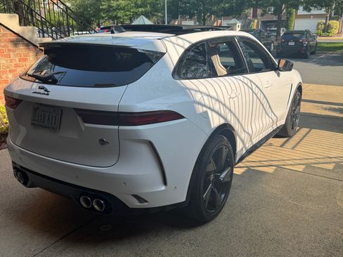 Used 2024 Jaguar F-PACE SVR image 6
