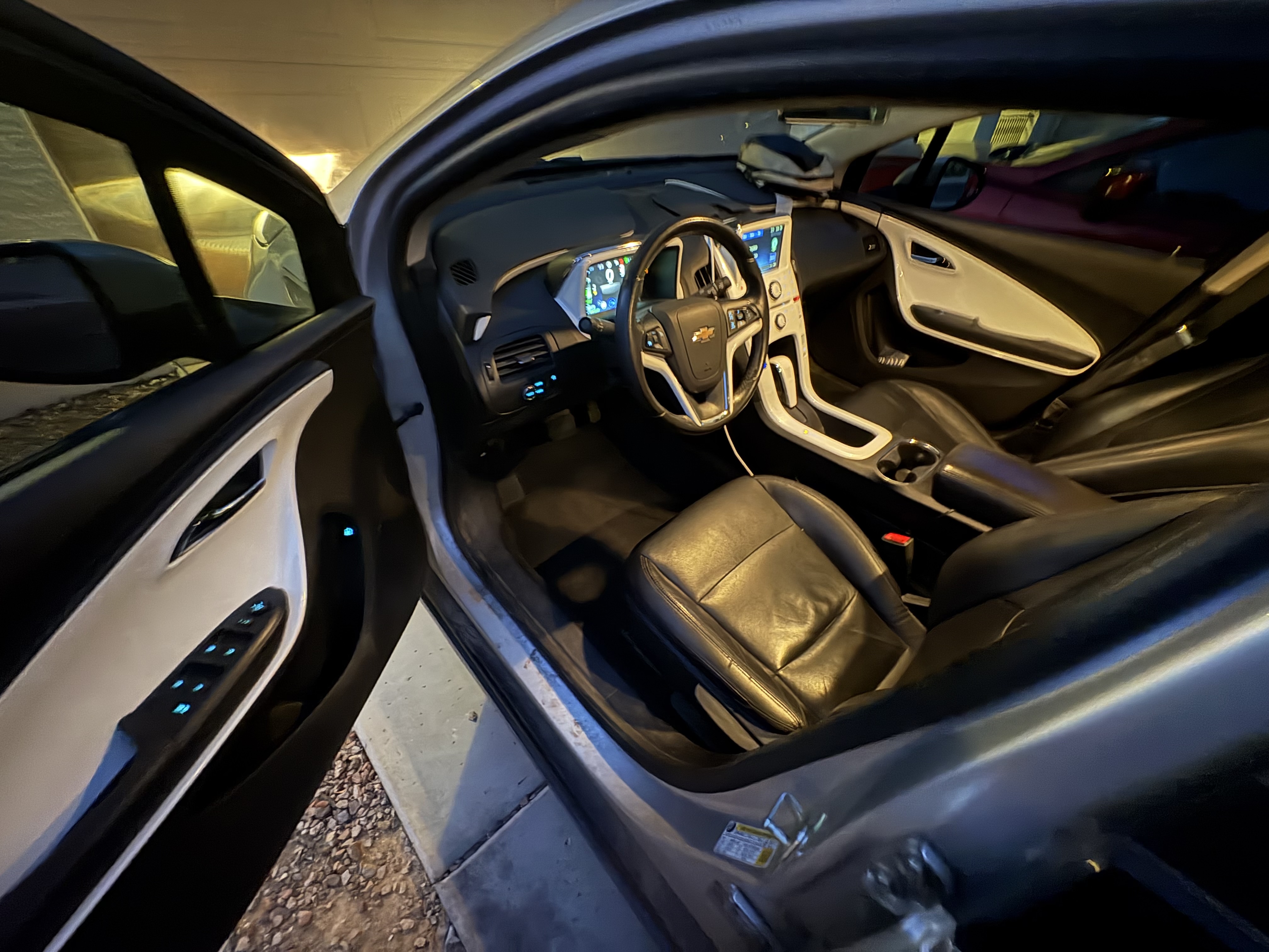 Used 2014 Chevrolet Volt Premium w/ Premium Trim Package FWD image 13