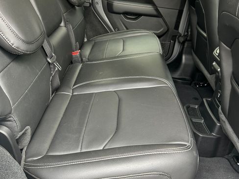 Used 2023 Jeep Wrangler Unlimited Sahara w/ Cold Weather Group AWD/4WD image 9