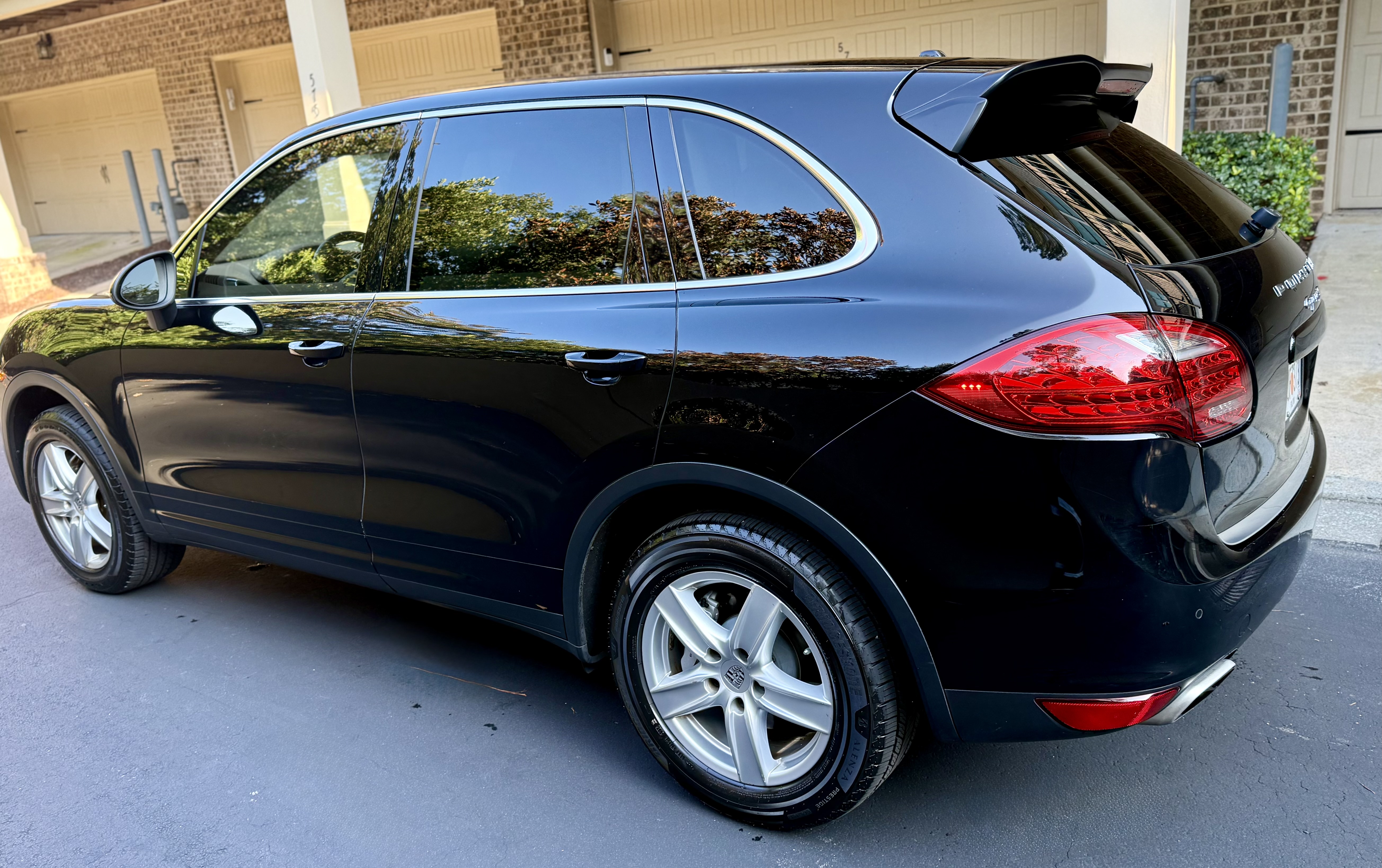 Used 2014 Porsche Cayenne S AWD/4WD image 2