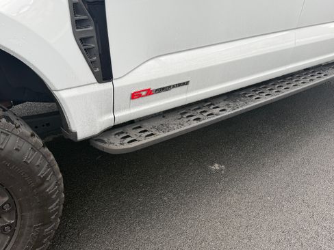 Used 2025 Ford F250 Lariat w/ Tremor Off-Road Package AWD/4WD image 6