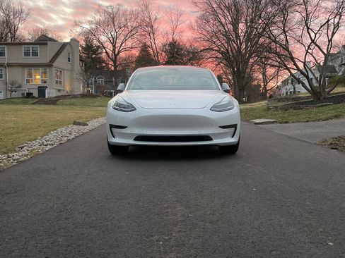Used 2018 Tesla Model 3 Long Range image 4