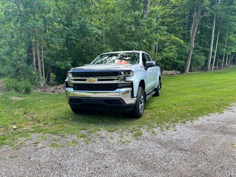 Used 2021 Chevrolet Silverado 1500 LT w/ All Star Edition Plus AWD/4WD image 2