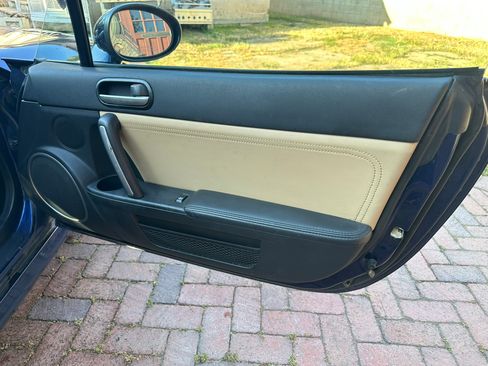 Used 2011 MAZDA MX-5 Miata Grand Touring w/ Premium Pkg image 13