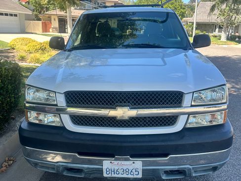 Used 2004 Chevrolet Silverado 2500 LS w/ Heavy-Duty Power Package RWD image 5