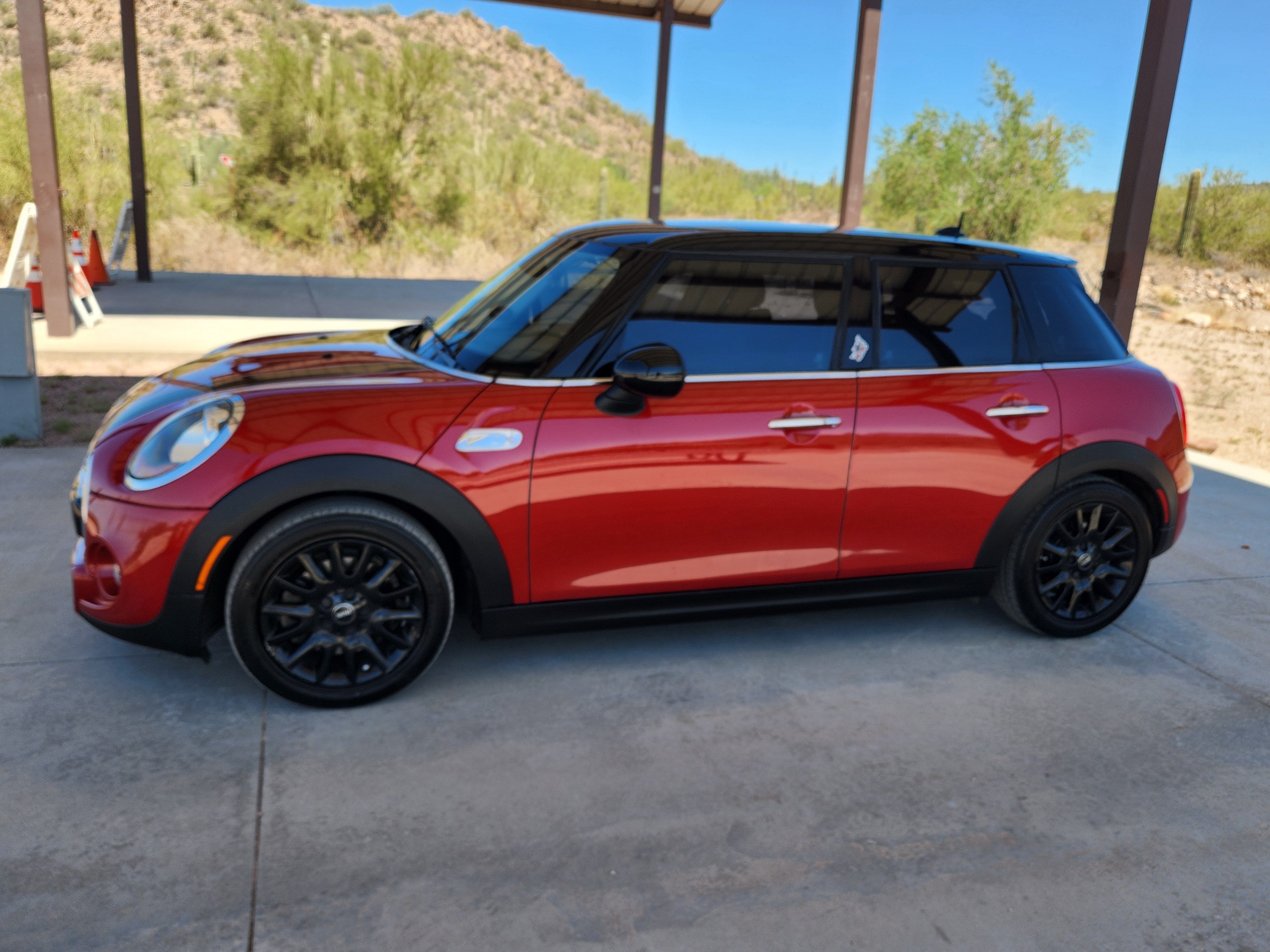Used 2016 MINI Cooper S FWD image 1