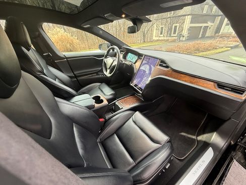 Used 2020 Tesla Model S Long Range Plus image 10