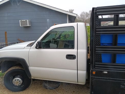 Used 2003 Chevrolet Silverado 3500 2WD Regular Cab image 13