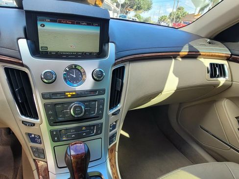 Used 2010 Cadillac CTS Premium image 15