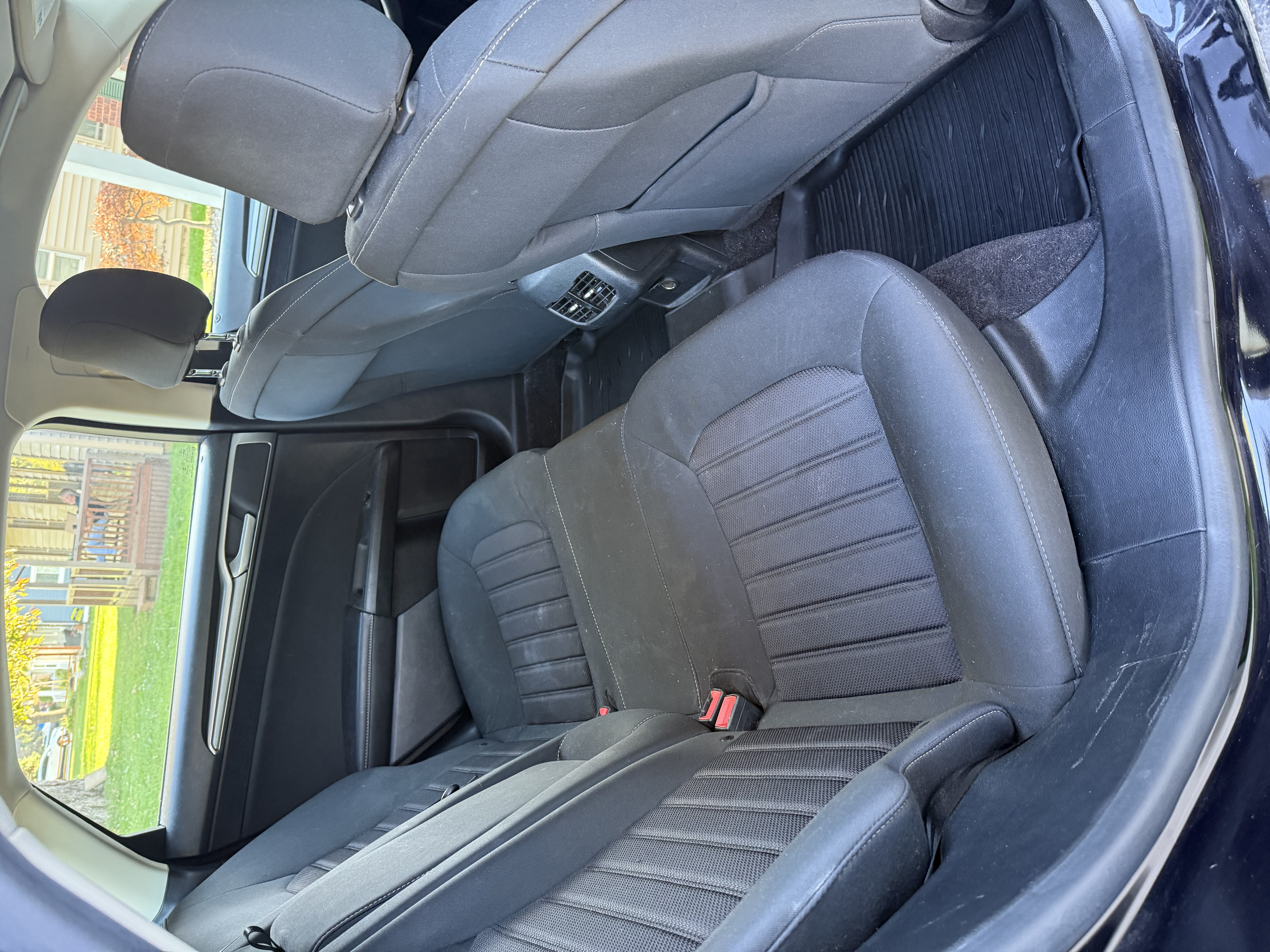 Used 2020 Ford Fusion SE FWD image 19
