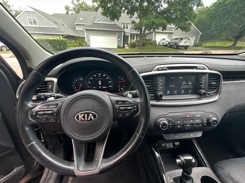 Used 2017 Kia Sorento EX w/ EX Premium Package AWD/4WD image 8