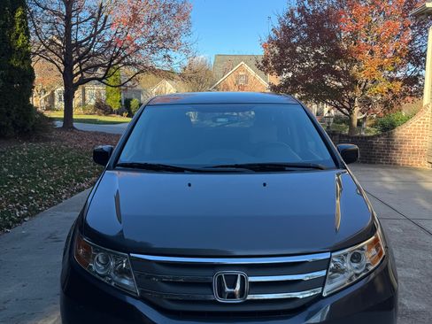 Used 2013 Honda Odyssey EX image 2