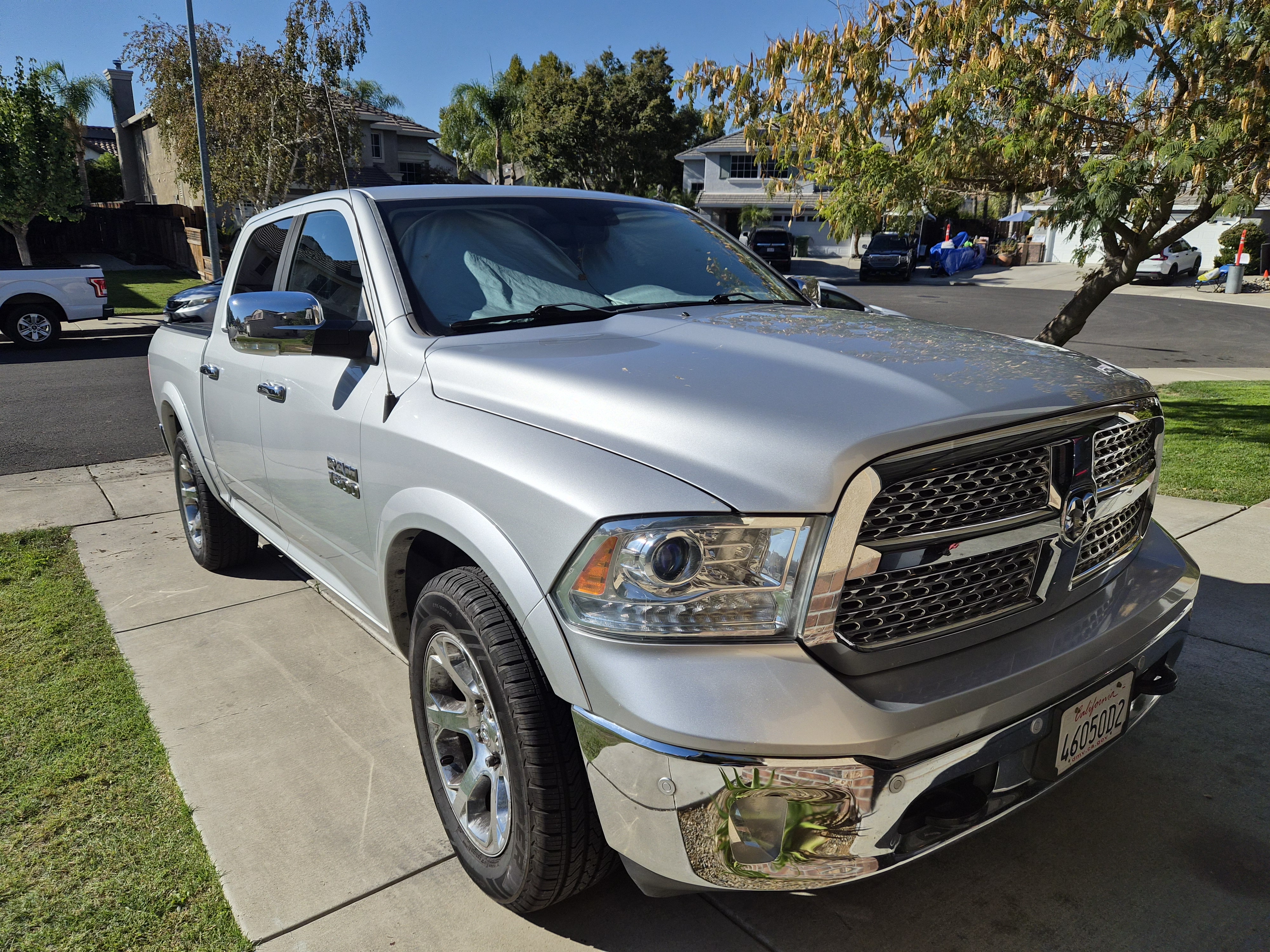 Used 2016 RAM 1500 Laramie w/ Convenience Group AWD/4WD image 8