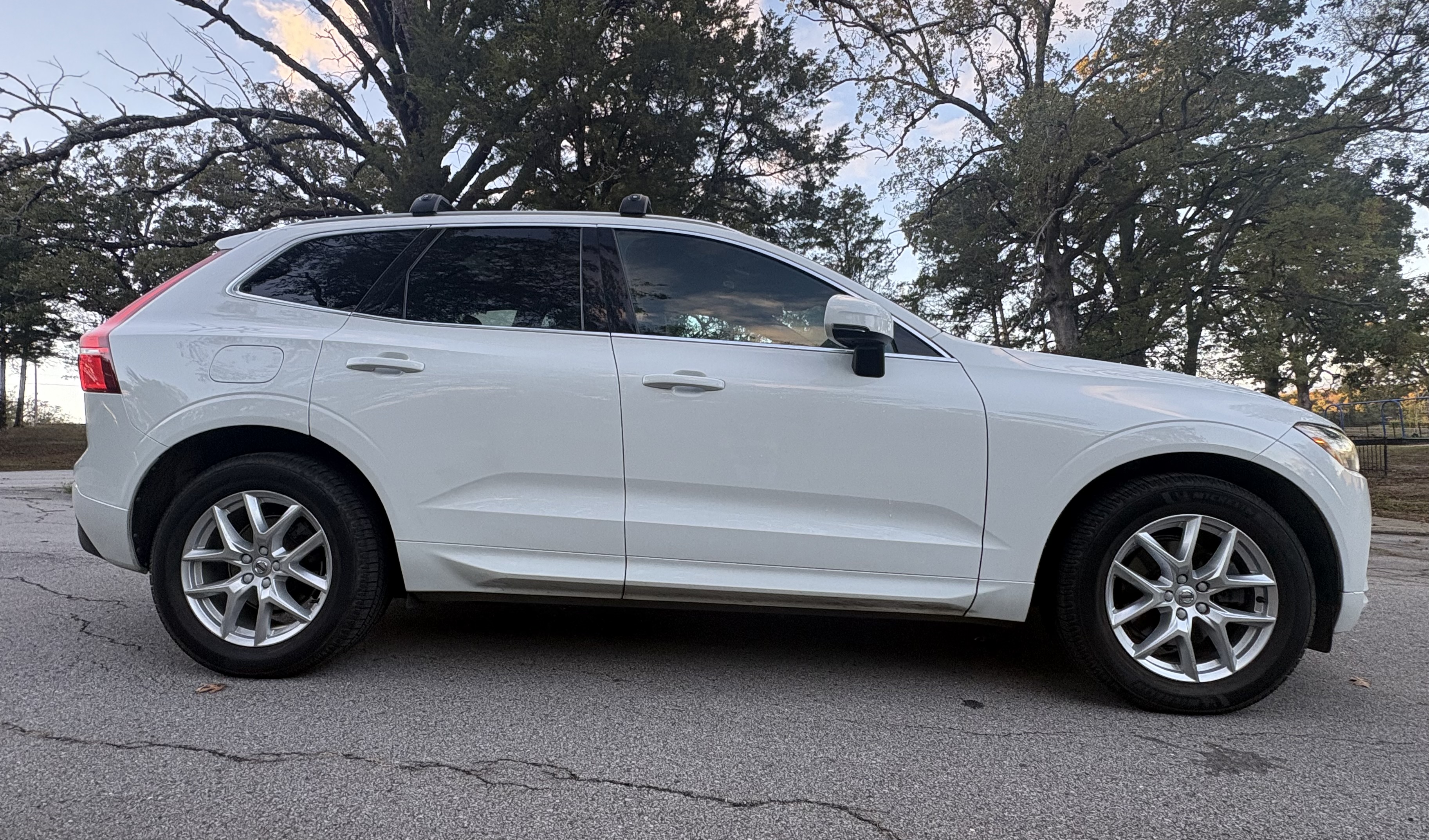 Used 2020 Volvo XC60 T5 Momentum AWD/4WD image 14
