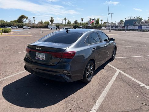 Used 2023 Kia Forte LXS FWD image 5