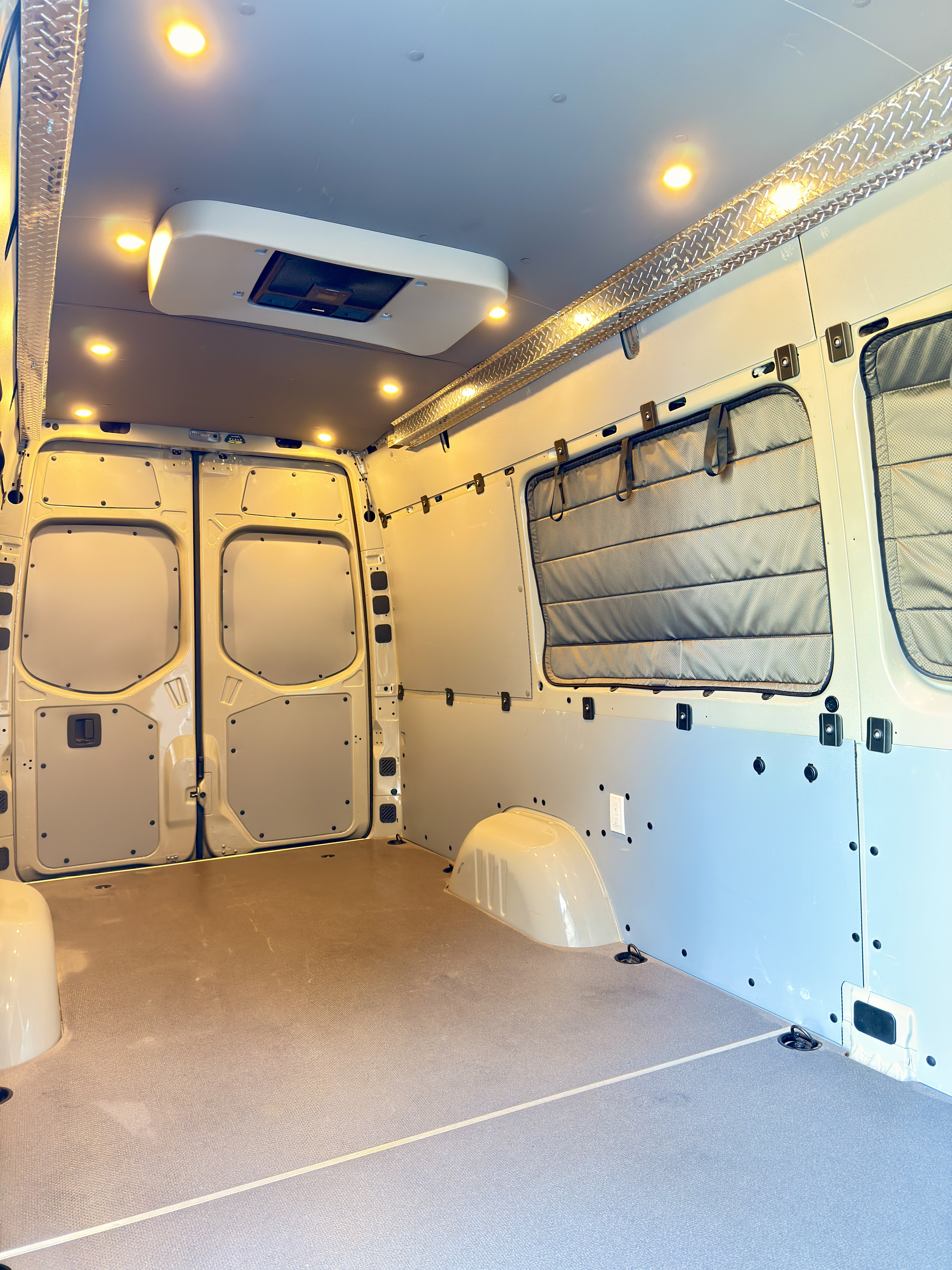 Used 2021 Mercedes-Benz Sprinter 2500 image 11