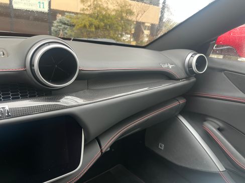 Used 2019 Ferrari Portofino Convertible 2D image 8