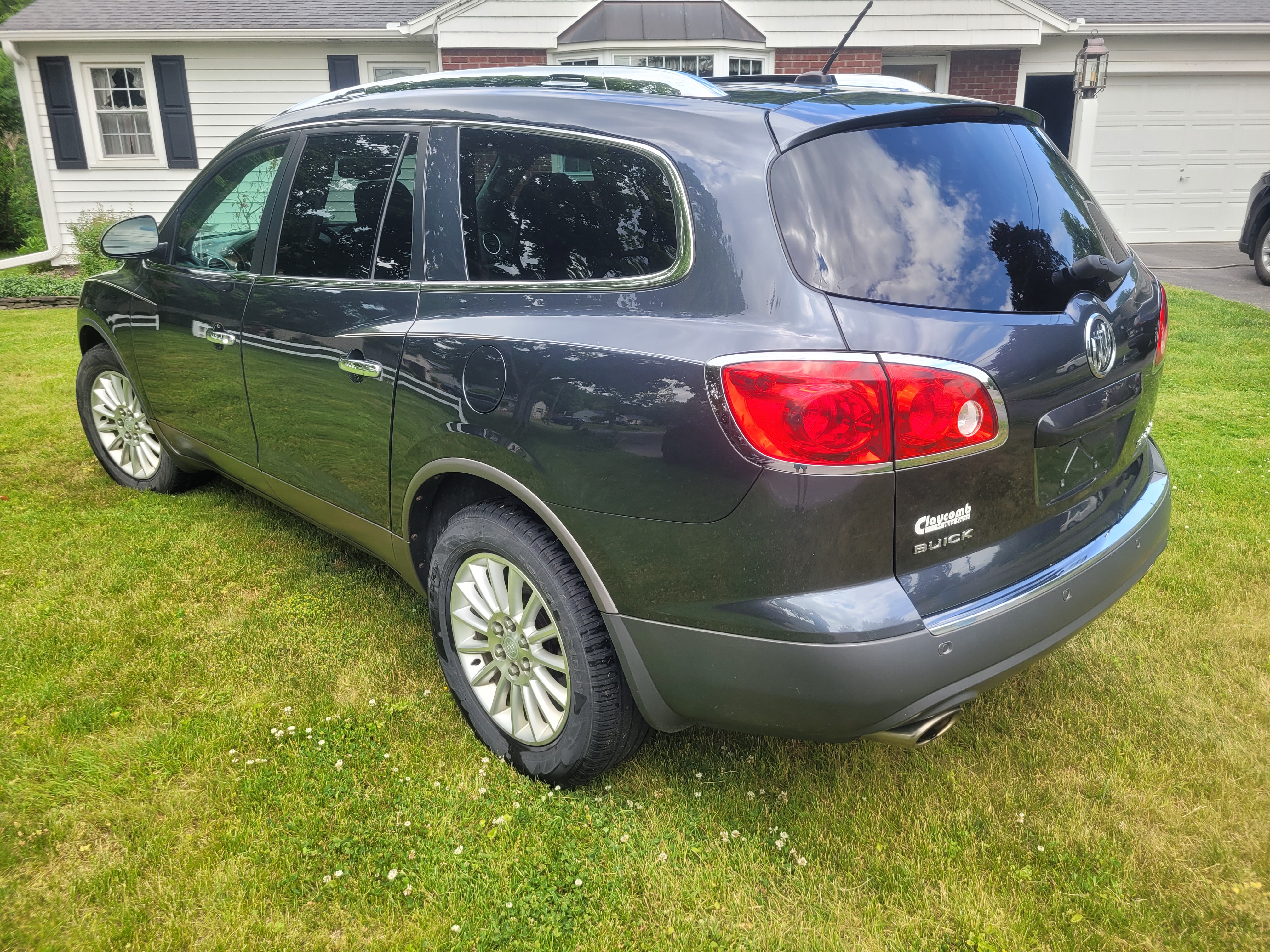 Used 2012 Buick Enclave Leather AWD/4WD image 9