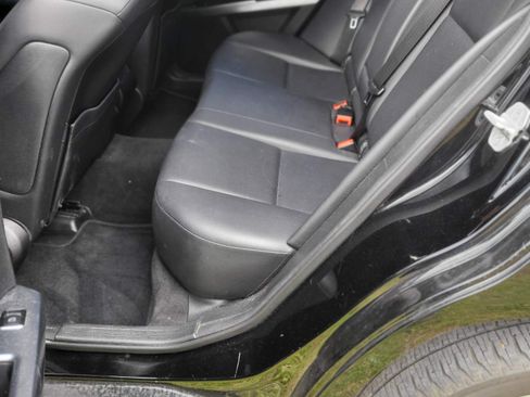 Used 2015 Mercedes-Benz GLK 250 BlueTEC 4MATIC image 11