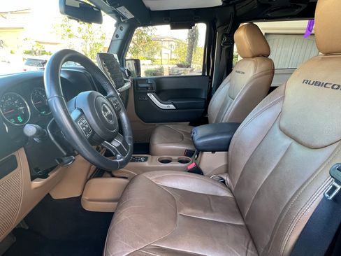 Used 2014 Jeep Wrangler Rubicon w/ Power Convenience Group image 12