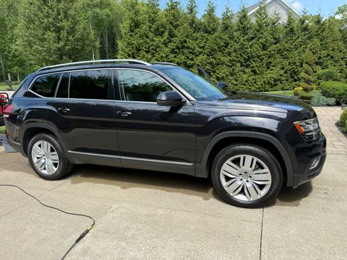 Used 2019 Volkswagen Atlas SEL Premium AWD/4WD image 2