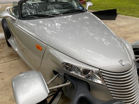 Used 2001 Chrysler Prowler image 1
