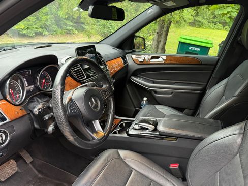Used 2017 Mercedes-Benz GLS 550 4MATIC image 11