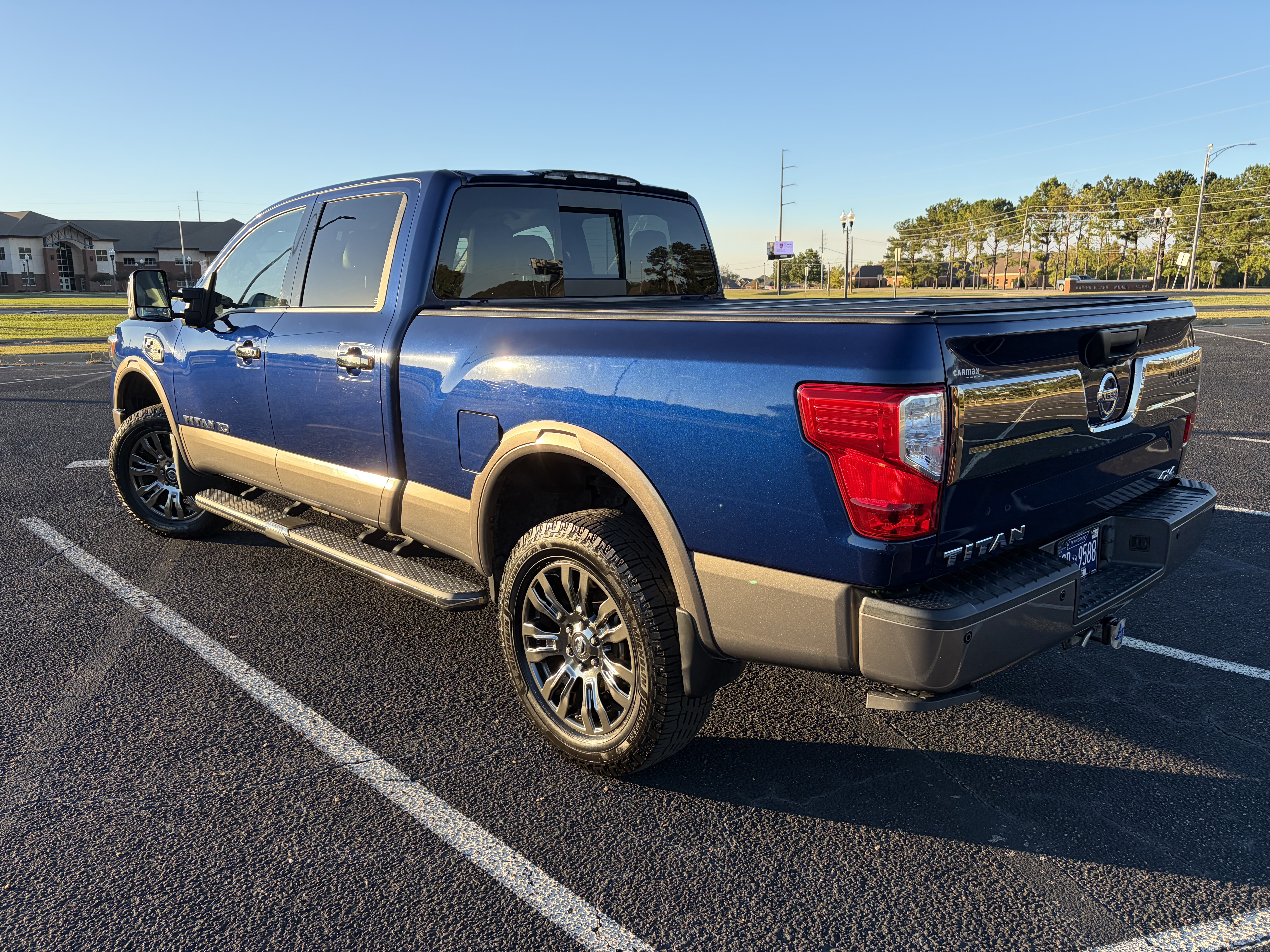 Used 2018 Nissan Titan Platinum Reserve w/ Platinum Utility Package AWD/4WD image 9