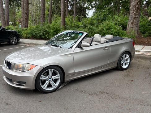 Used 2008 BMW 128i Convertible RWD image 2