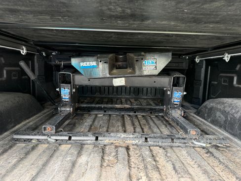 Used 2023 GMC Sierra 2500 AT4 AWD/4WD image 4
