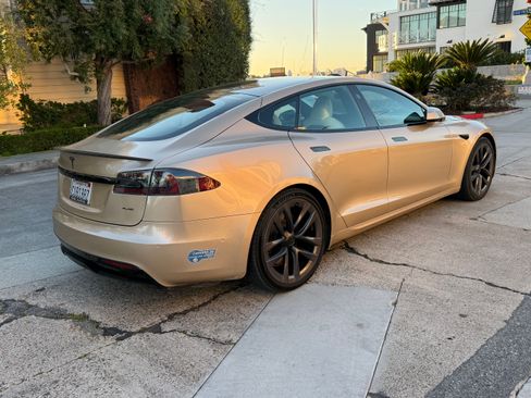 Used 2021 Tesla Model S Plaid image 6