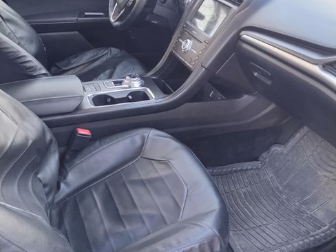 Used 2018 Ford Fusion Titanium image 21