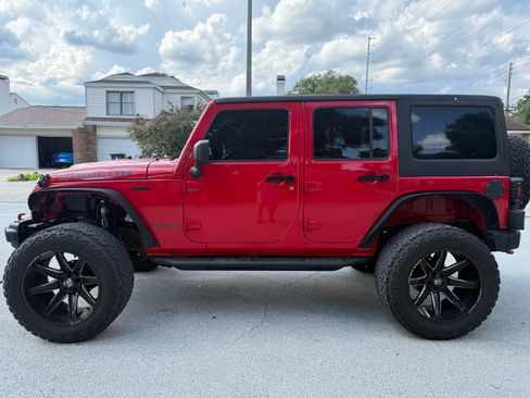 Used 2016 Jeep Wrangler Unlimited Rubicon AWD/4WD image 2