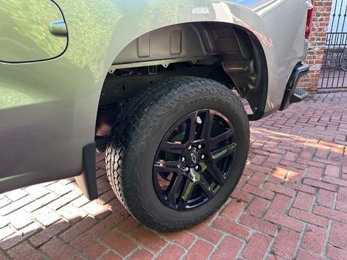 Used 2023 Chevrolet Silverado 1500 LT Trail Boss image 10