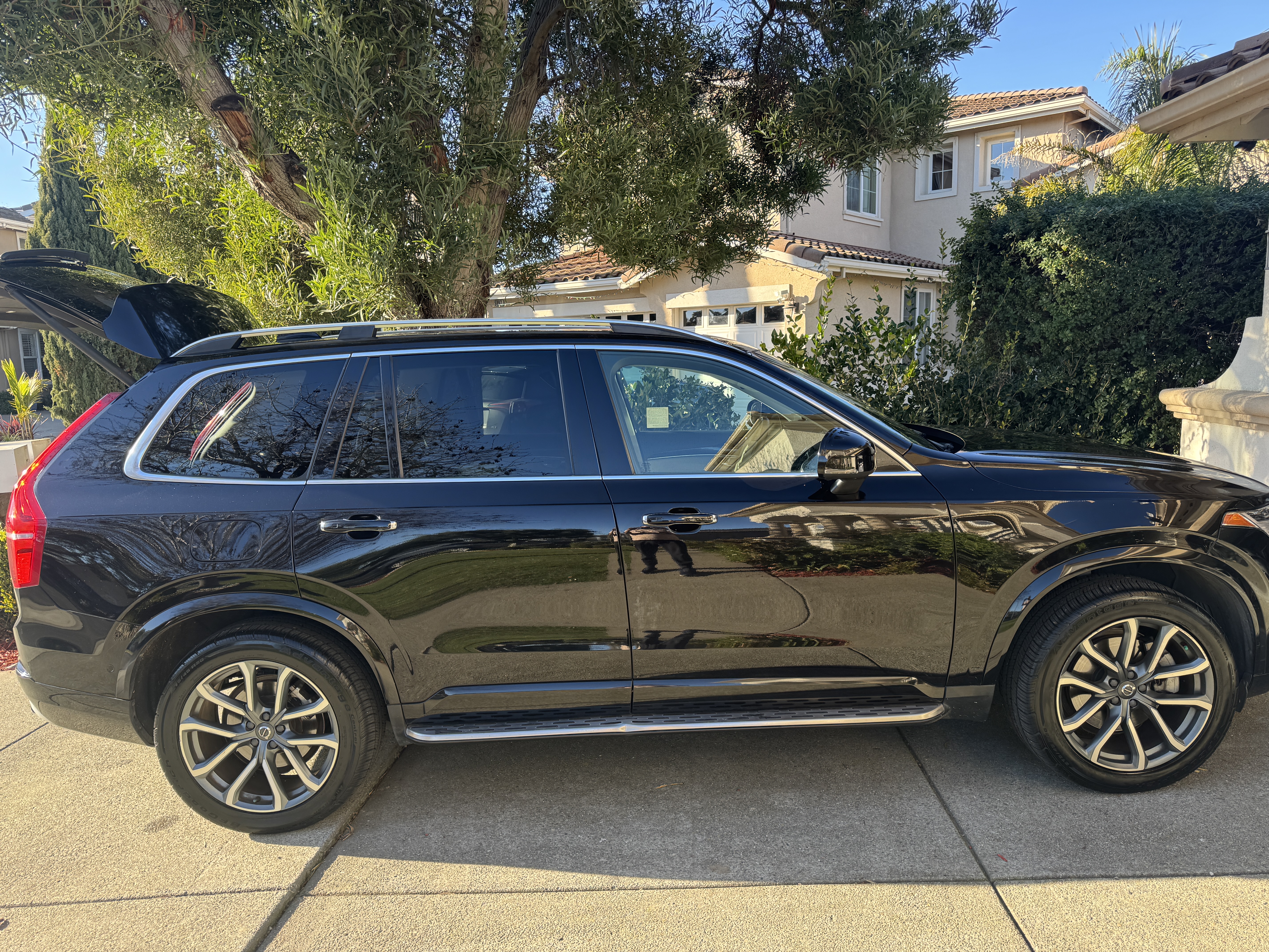 Used 2019 Volvo XC90 T5 Momentum w/ Advanced Package AWD/4WD image 9