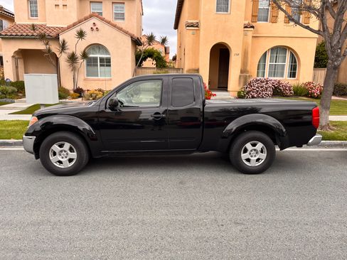 Used 2008 Nissan Frontier SE w/ SE Value Truck Pkg RWD image 11