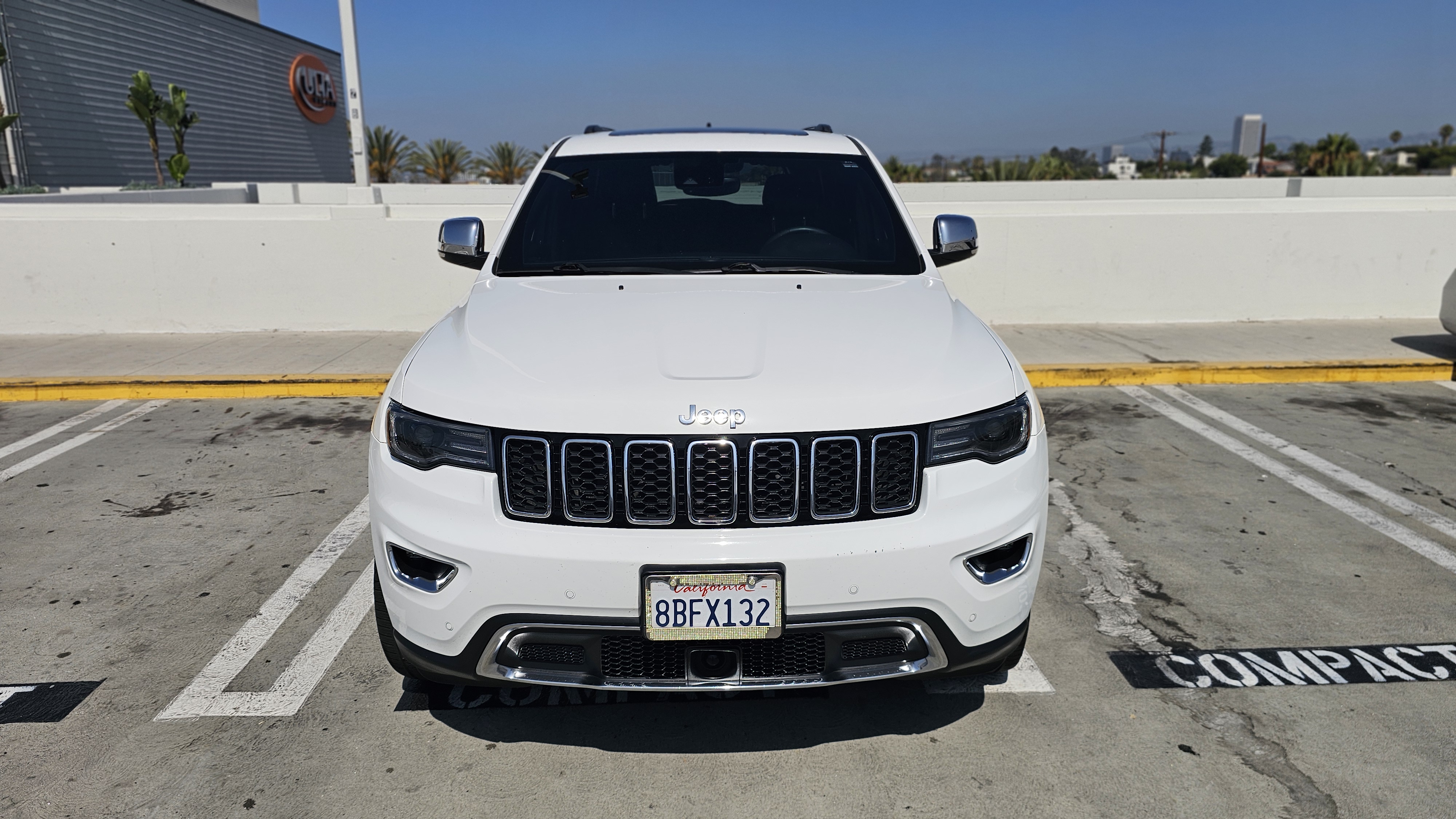 Used 2018 Jeep Grand Cherokee Limited w/ Luxury Group II AWD/4WD image 2