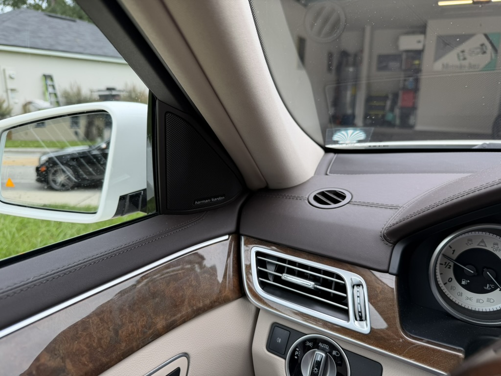 Used 2015 Mercedes-Benz E 400 Sedan image 21