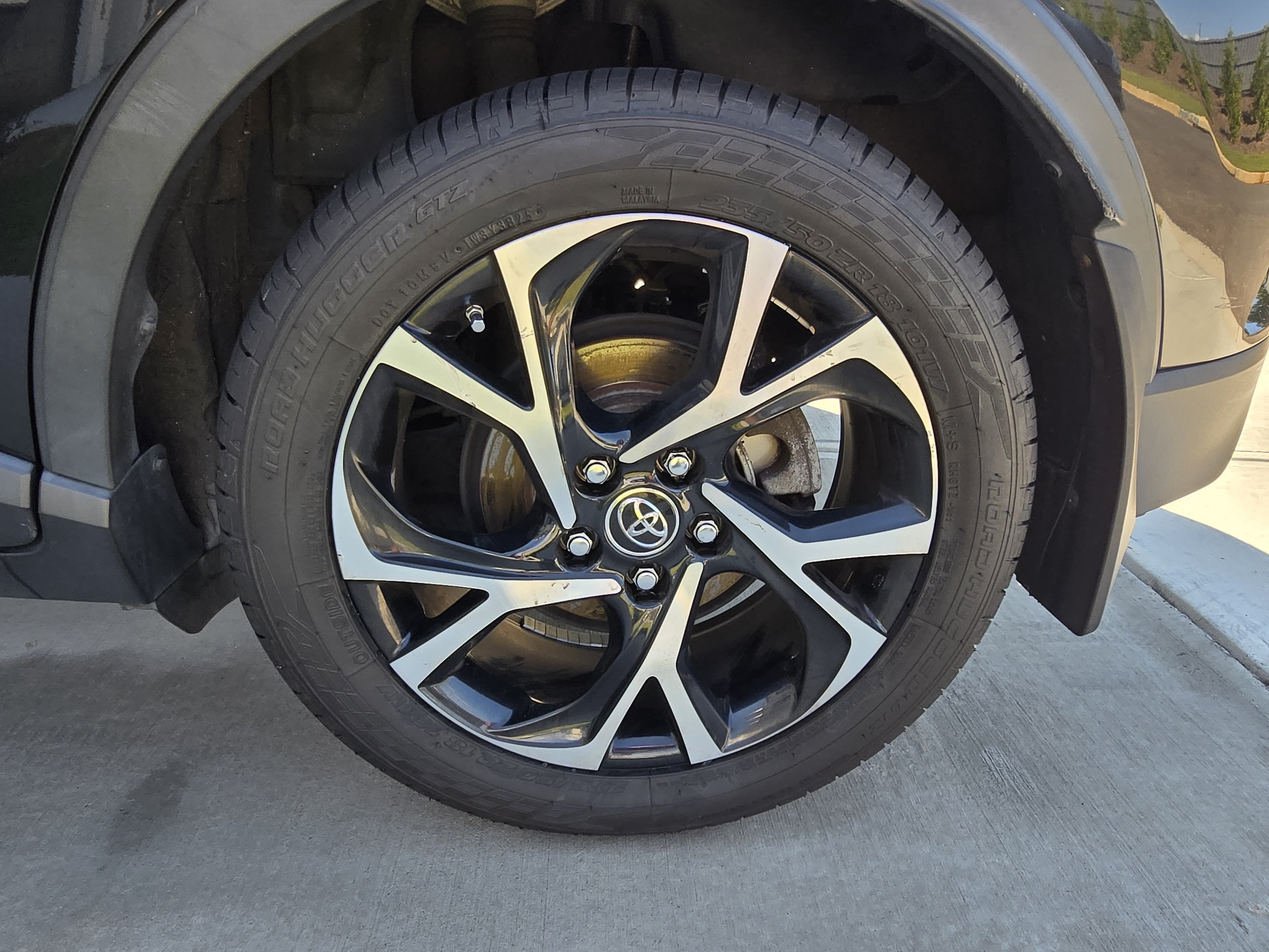 Used 2018 Toyota C-HR XLE FWD image 30