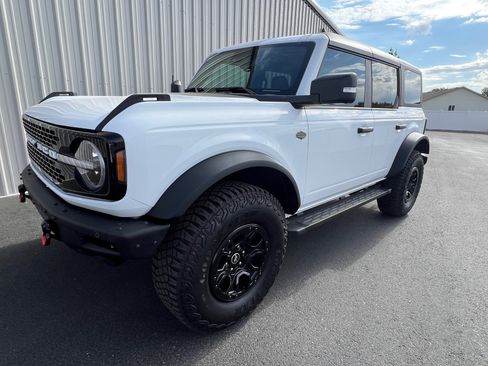 Used 2024 Ford Bronco Wildtrak image 4