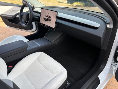 Used 2025 Tesla Model 3 Long Range image 12