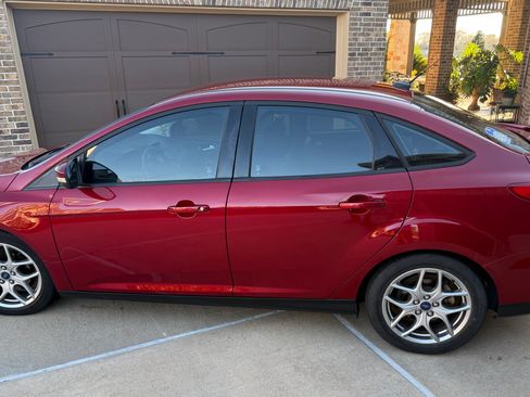 Used 2015 Ford Focus SE w/ Equipment Group 201A image 8